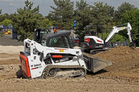 skidsteers|types of skid steers.